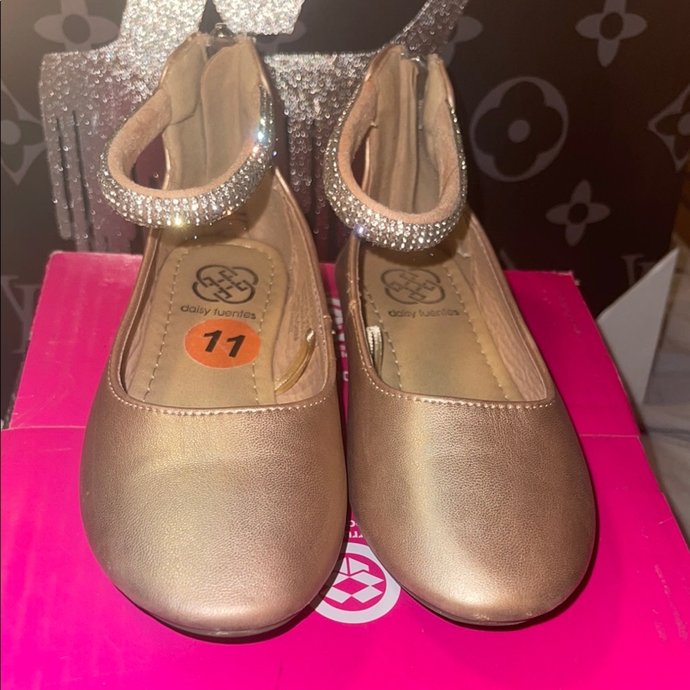 Daisy Fuentes Gold & Rhinestones Dressy Strap Girls Shoes Size 11